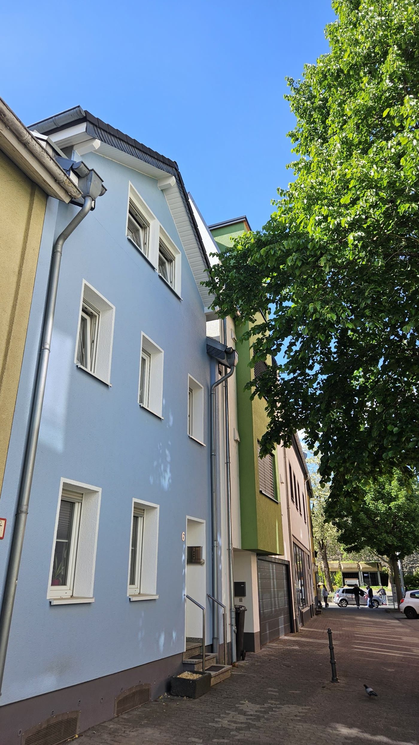 Straßenansicht des Reihenmittelhauses